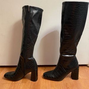 NWT FRANCO SARTO GARDENIA BOOT BLACK CROC SZ 7.5